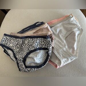 Leopard Print and Solid Color Girl’s Size 6 Underwear Set